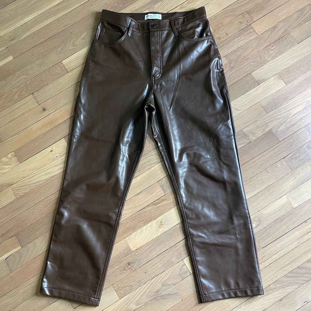 Abercrombie curve love 31 short brown leather pants